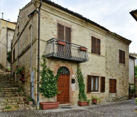 Your Italian Dream House: Features and Tips 