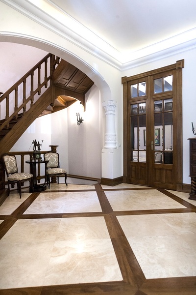 Discover Travertine's Versatility for Outdoor Projects: Flooring, Pool Coping and Terrace