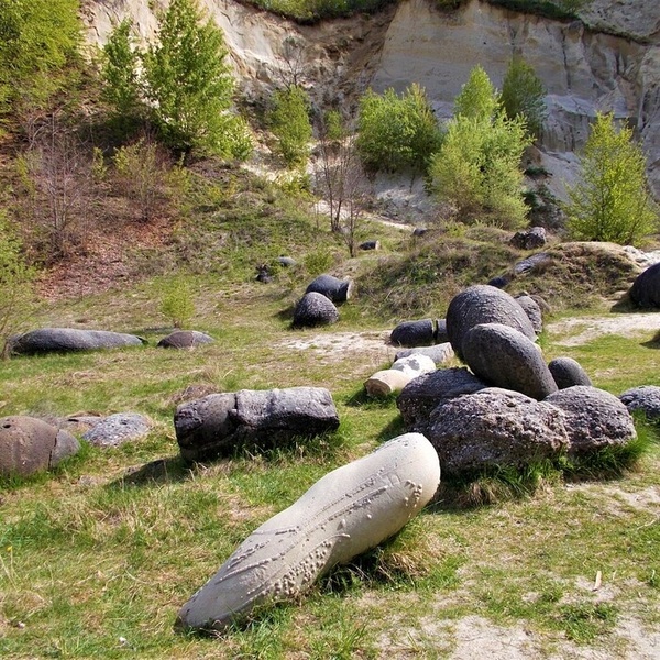 A Traveler in the Stone Word, Part 4: Mystery of the Romania's Living Stones
