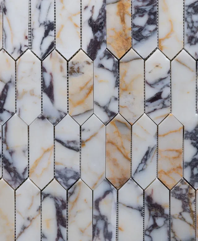 Mozaic Marmura Arabescato Violet Pillar Polisata, 30.5 x 28 cm