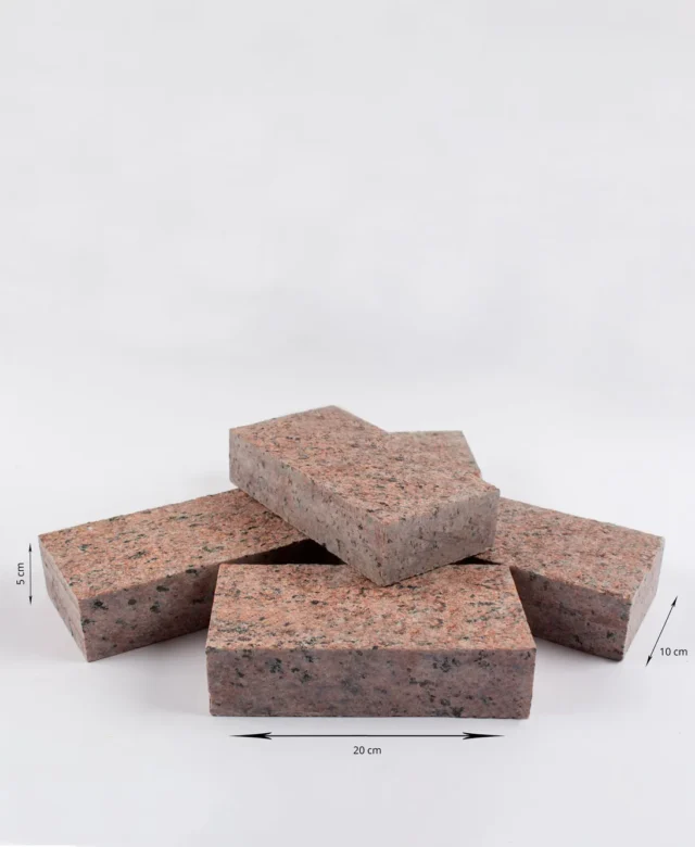 Maple Red 4 Sides Cut Granite Cobblestone, 10 x 20 x 5 cm