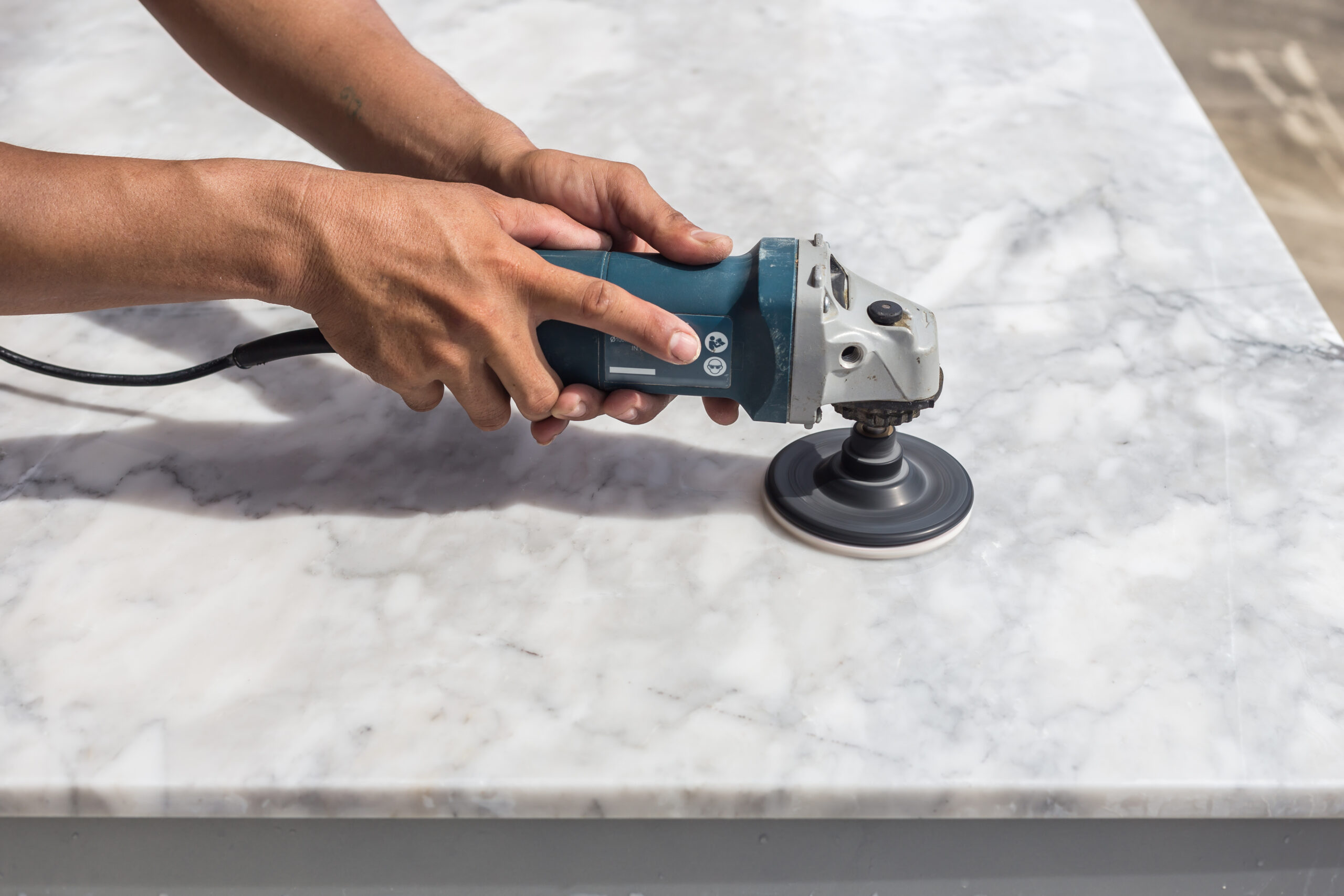 Atelier by PIATRAONLINE hero banner marble polishing detail scaled
